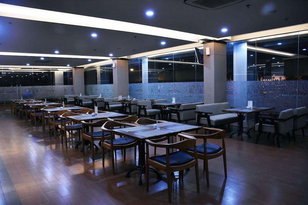 Terraz Tree Hotel Jakarta Jacarta Exterior foto
